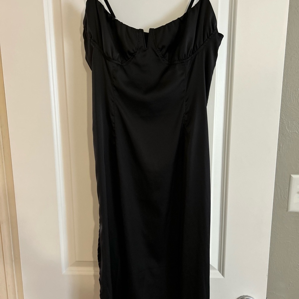 🎁Forever 21 Black Spaghetti Strap Slip Dress
